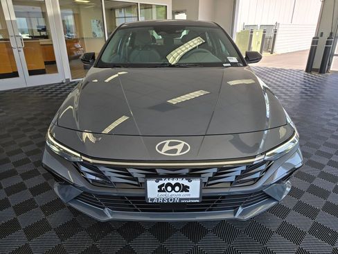 New 2026 Hyundai Elantra SEL Sport Premium FWD image 8