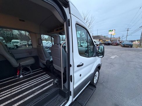 Used 2018 Ford Transit 150 XL image 32