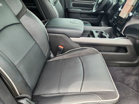 New 2026 RAM 2500 Laramie AWD/4WD image 14