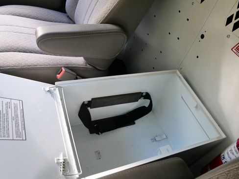 Used 2018 GMC Savana 3500 w/ Driver Convenience Package image 20