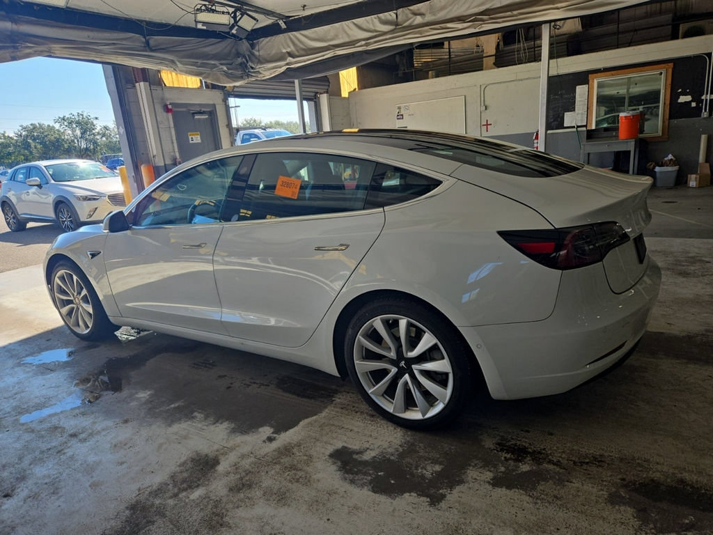 Used 2019 Tesla Model 3 Mid Range RWD image 3