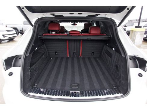 Used 2021 Porsche Cayenne AWD/4WD image 28