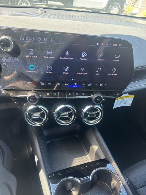Used 2024 Chevrolet Blazer EV LT AWD/4WD image 27