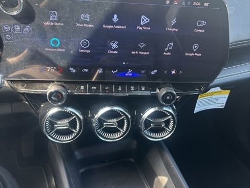 Used 2024 Chevrolet Blazer EV LT image 27