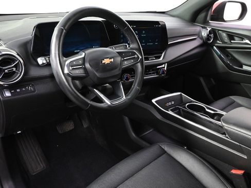 Used 2025 Chevrolet Equinox LT w/ Convenience Package II image 12