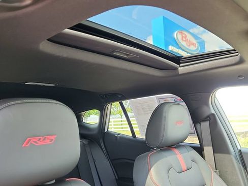 Used 2024 Chevrolet Trax RS w/ Sunroof Package FWD image 25