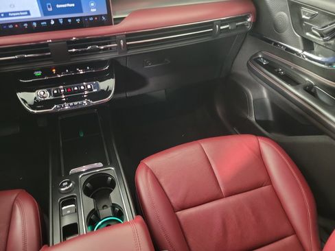Certified 2023 Lincoln Corsair Reserve w/ Jet Appearance Package FWD image 11