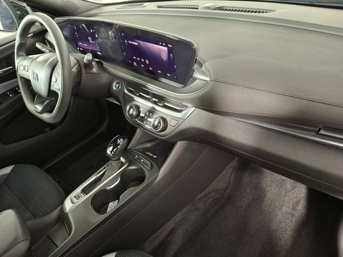 Used 2024 Buick Envista Preferred w/ Convenience II Package image 31