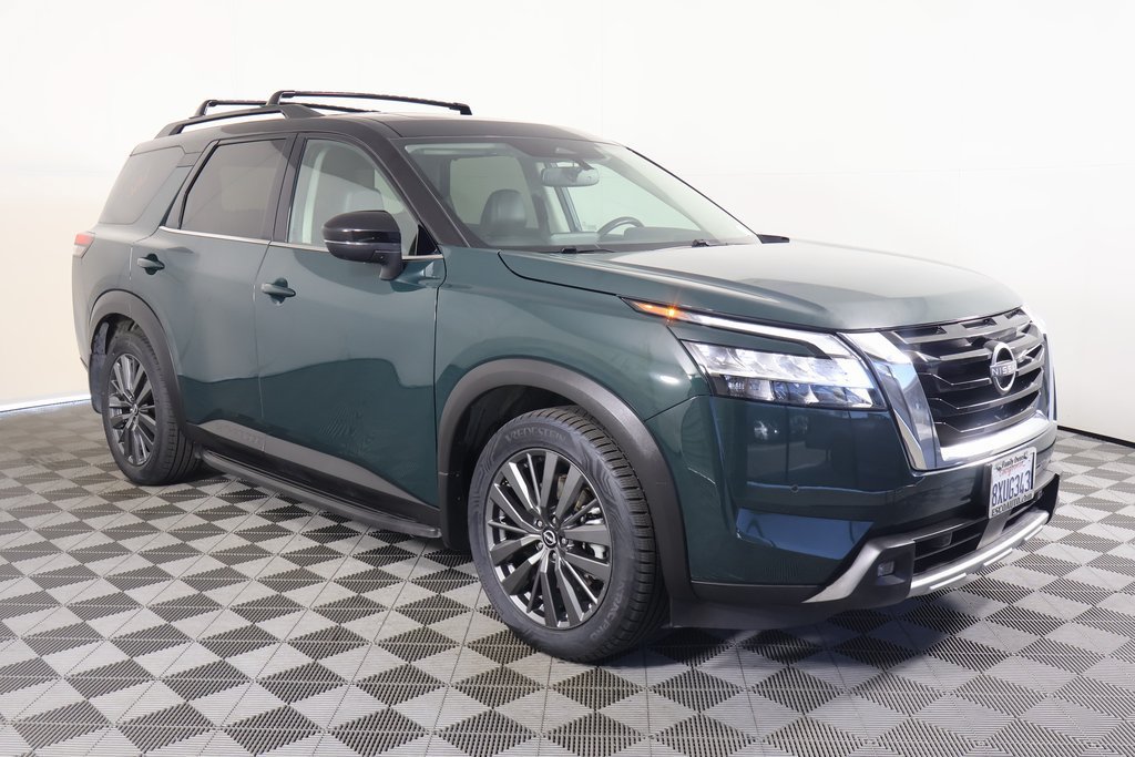 Used 2022 Nissan Pathfinder SL w/ SL Premium Package FWD image 2