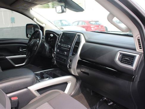 Used 2020 Nissan Titan SV w/ SV Convenience Package AWD/4WD image 17