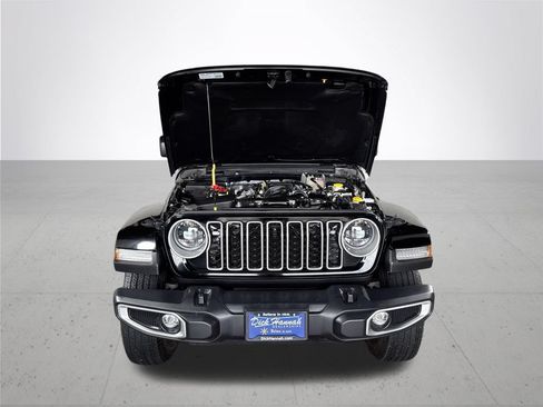 Used 2024 Jeep Wrangler Unlimited Sahara w/ Technology Group AWD/4WD image 23