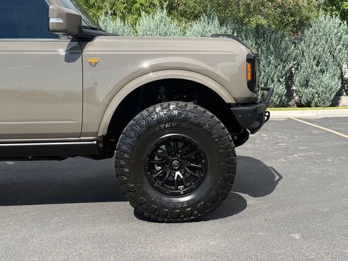 Used 2025 Ford Bronco Badlands AWD/4WD image 6
