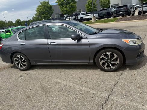 Used 2016 Honda Accord EX image 4