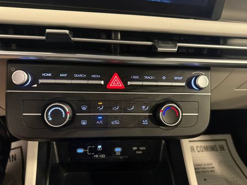 Certified 2025 Hyundai Tucson SE AWD/4WD image 34