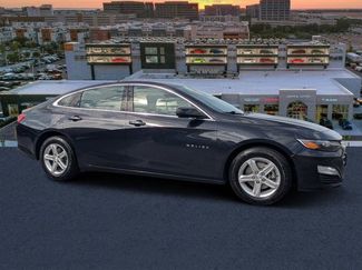 Used 2023 Chevrolet Malibu LT video 1