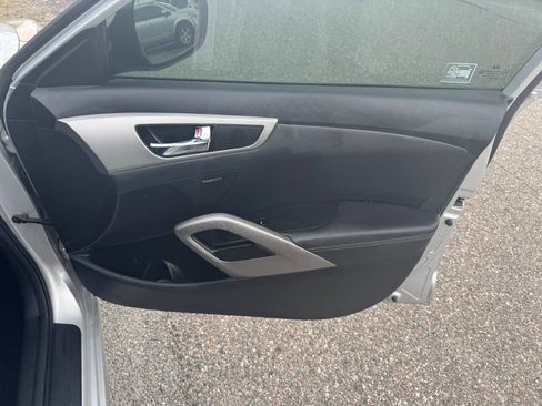Used 2014 Hyundai Veloster w/ Style Package 02 image 16