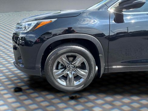 Used 2018 Toyota Highlander Limited Platinum AWD/4WD image 13