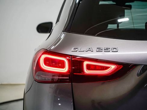 Certified 2022 Mercedes-Benz GLA 250 4MATIC image 9