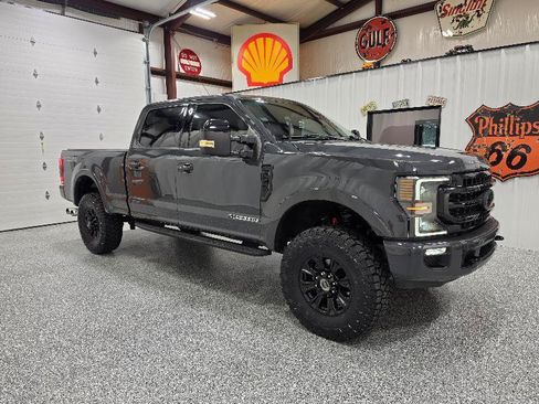 Used 2021 Ford F250 Lariat AWD/4WD image 4