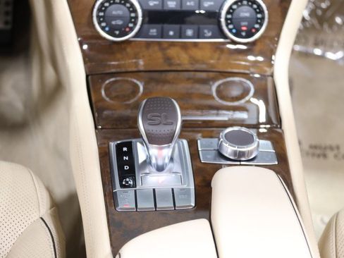 Used 2013 Mercedes-Benz SL 550 w/ Premium Pkg image 55