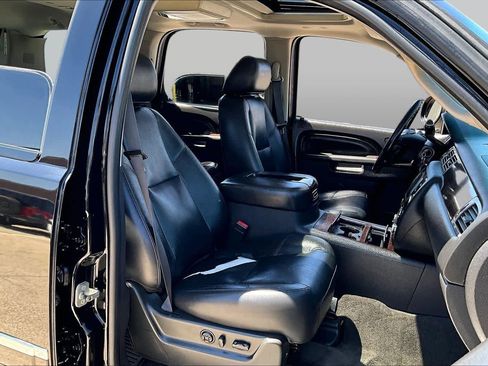 Used 2011 GMC Yukon Denali AWD/4WD image 8