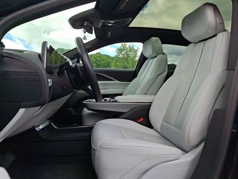 Certified 2024 Cadillac Lyriq Luxury AWD/4WD image 12