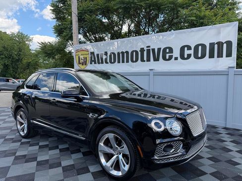 Used 2020 Bentley Bentayga Plug-In Hybrid AWD/4WD image 1