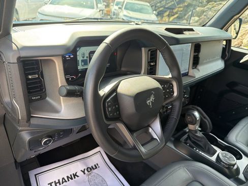 Used 2024 Ford Bronco Outer Banks AWD/4WD image 16