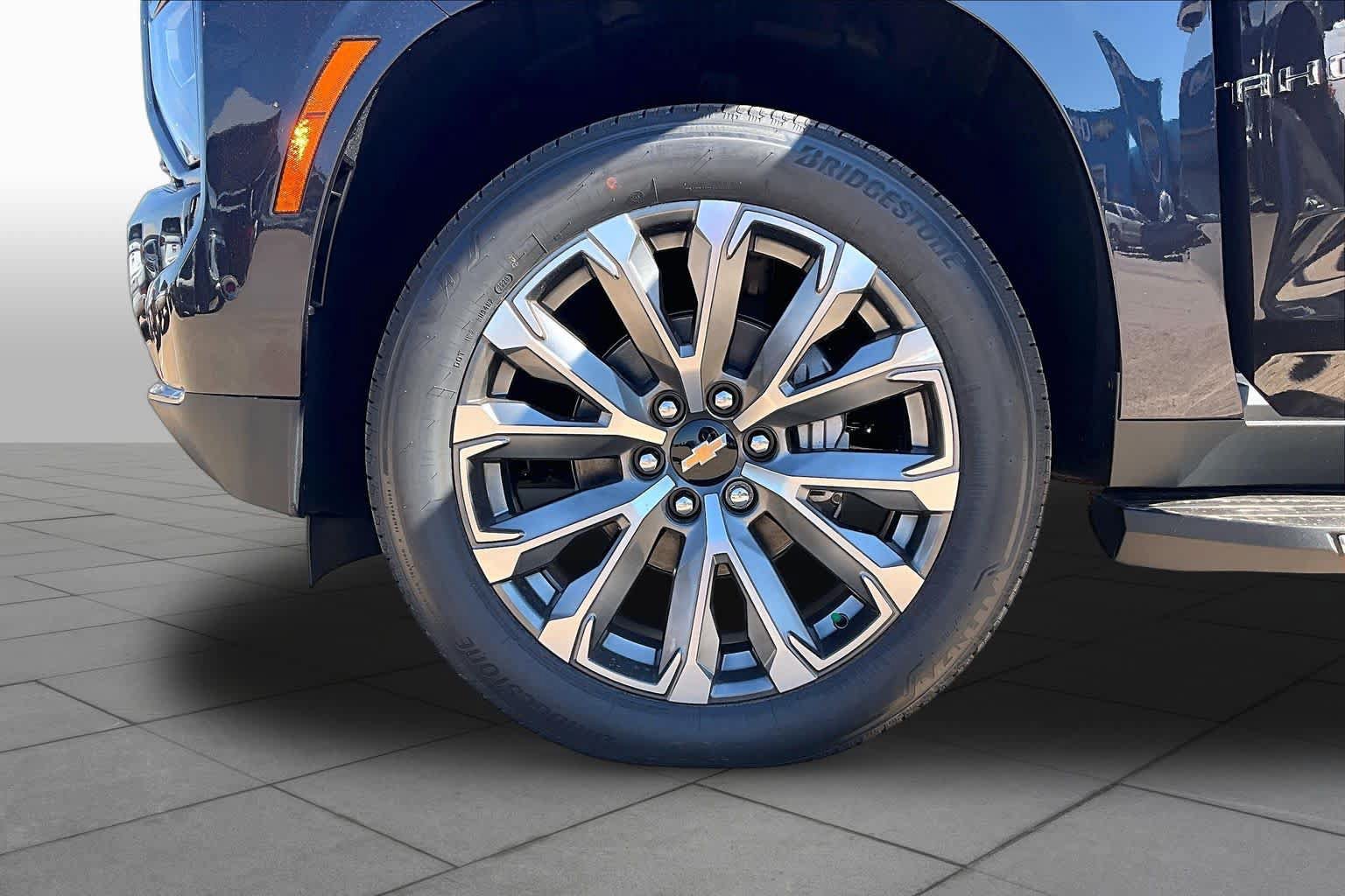 New 2026 Chevrolet Tahoe High Country w/ Sun And Tow Package AWD/4WD image 13
