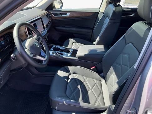 New 2026 Volkswagen Atlas SE image 9