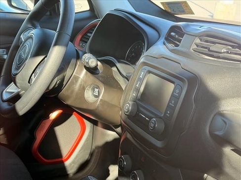 Used 2020 Jeep Renegade Sport image 15