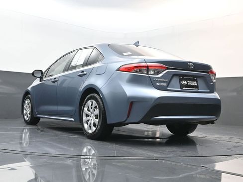 Used 2022 Toyota Corolla LE FWD image 29