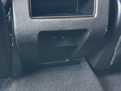 Used 2024 Mitsubishi Outlander SE image 8