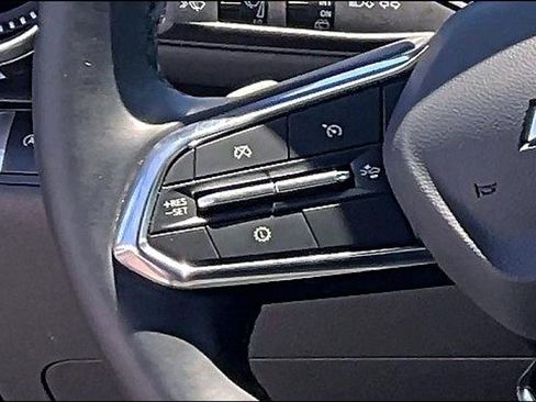 Used 2026 Chevrolet Equinox LT FWD image 19