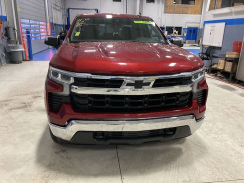 Used 2023 Chevrolet Silverado 1500 LT w/ Z71 Off-Road Package image 2