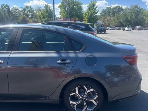 Used 2019 Kia Forte LXS FWD image 17