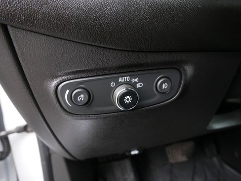 Used 2022 Chevrolet Equinox Premier image 17