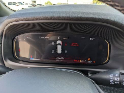 Used 2024 Jeep Wagoneer L Series II w/ Flexible Seating Group image 36