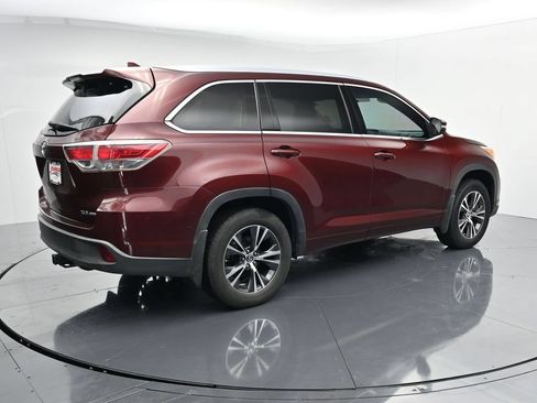 Used 2016 Toyota Highlander XLE AWD/4WD image 8