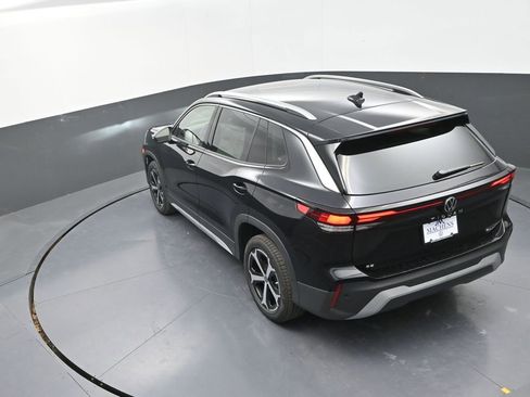 New 2026 Volkswagen Tiguan SE AWD/4WD image 17
