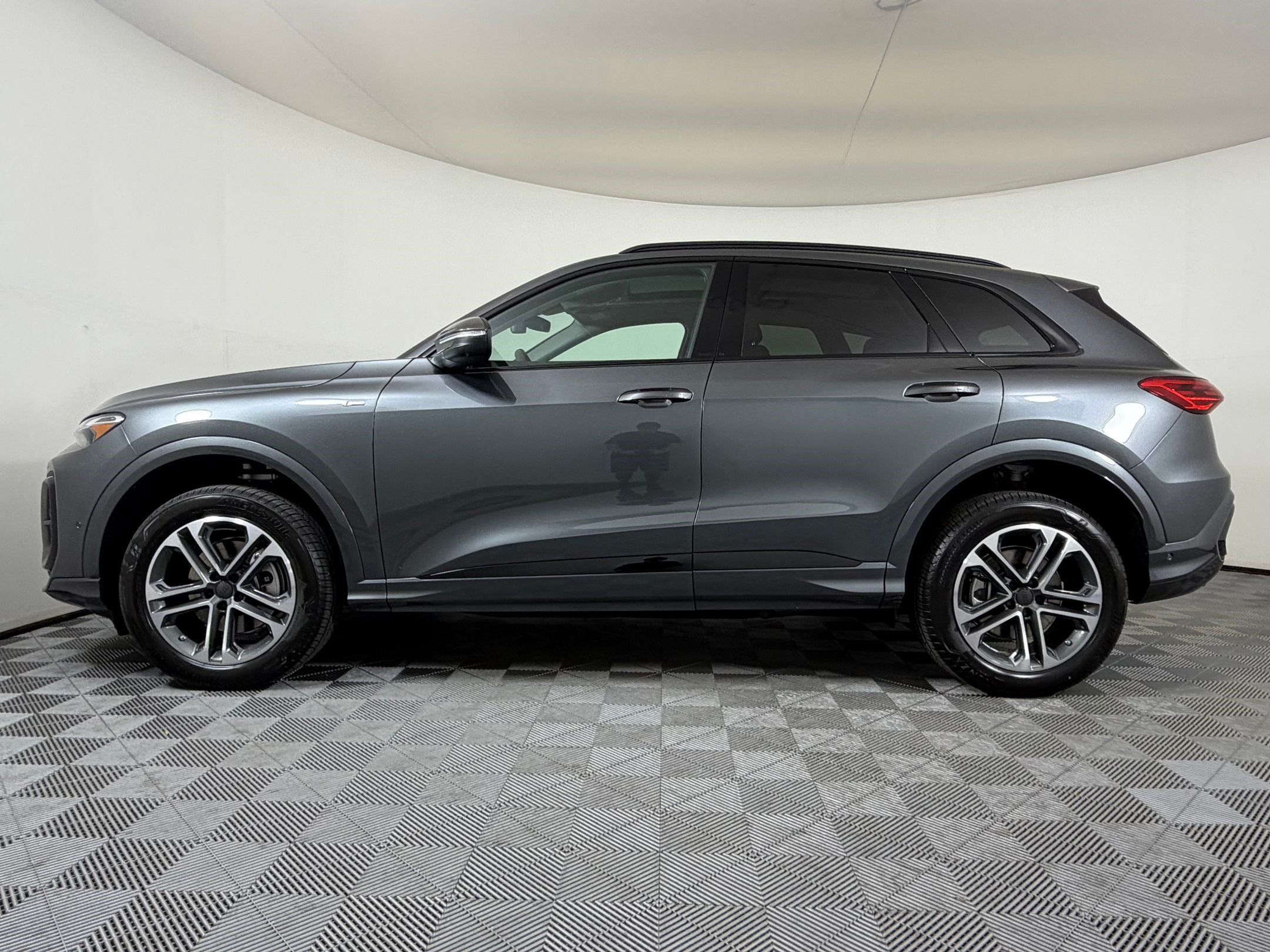 New 2026 Audi Q5 2.0T AWD/4WD image 2