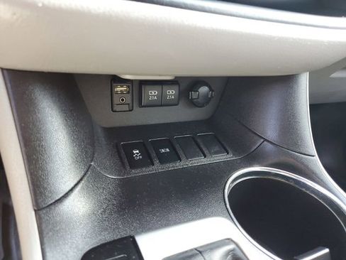 Used 2018 Toyota Highlander LE image 22