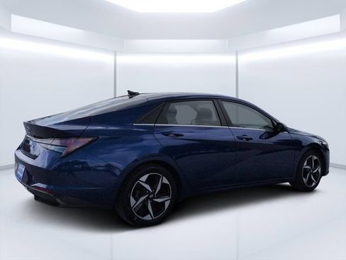 Used 2021 Hyundai Elantra Limited FWD image 3