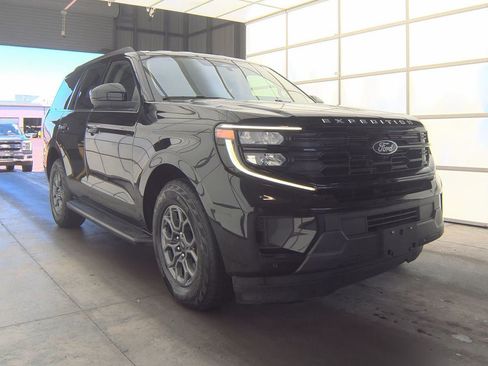 Used 2025 Ford Expedition Active AWD/4WD image 4