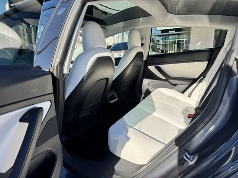 Used 2021 Tesla Model 3 Long Range image 32