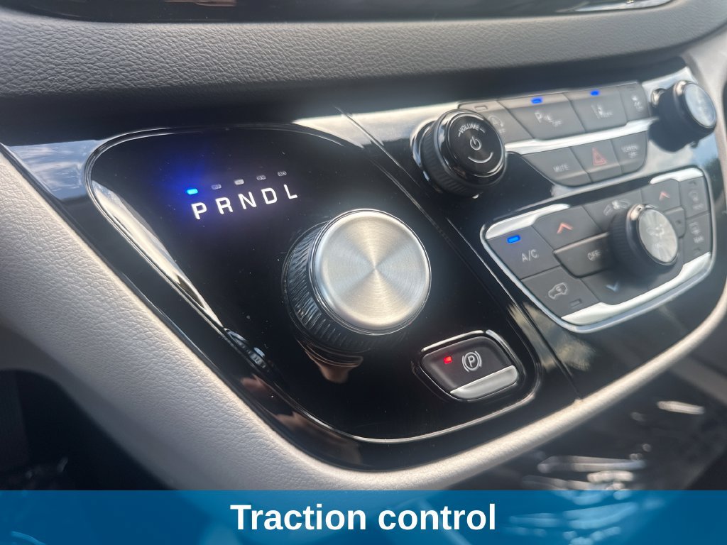 Used 2024 Chrysler Pacifica Touring-L FWD image 31