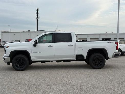 New 2026 Chevrolet Silverado 3500 LTZ w/ LTZ Premium Package AWD/4WD image 2