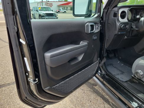 Used 2025 Jeep Wrangler Unlimited Sport S 4xe AWD/4WD image 6