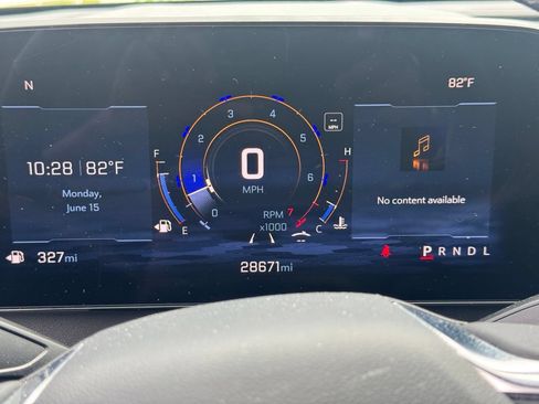 Used 2025 Chevrolet Traverse LT w/ Driver Confidence Package FWD image 7