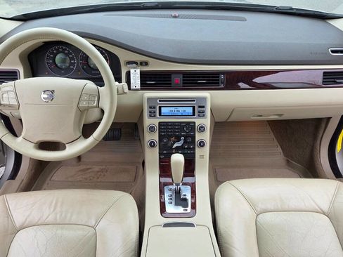 Used 2008 Volvo XC70 3.2 AWD/4WD image 38